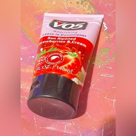 🛍️ VO5 LEAVE IN CONDITIONER STRAWBERRIES & CREAM 5 FL OZ SET OF 2💥 - Picture 5 of 6